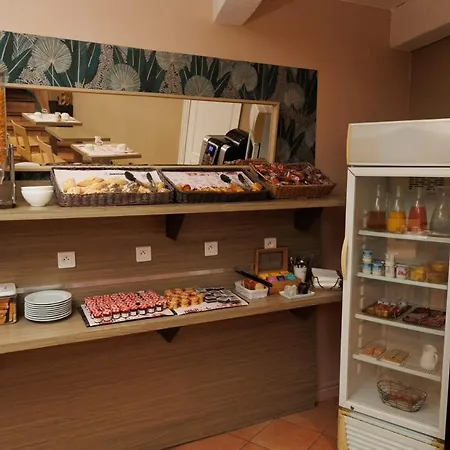 The Originals Boutique, Cassitel,