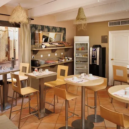 The Originals Boutique, Cassitel,